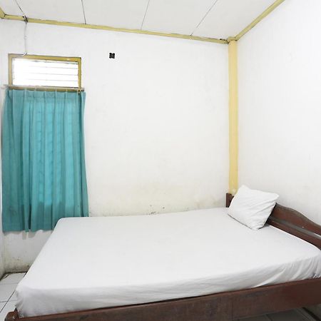 Oyo 93119 Guest House Leo Patra Muara Badak Exterior photo