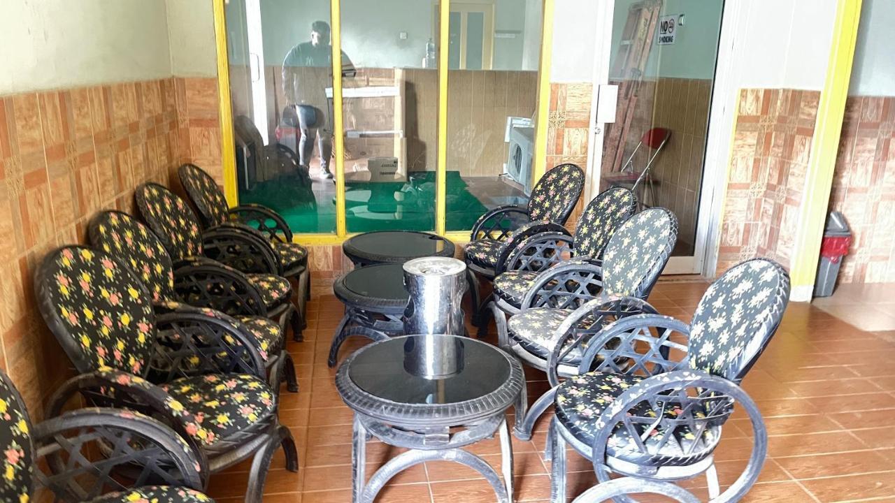 Oyo 93119 Guest House Leo Patra Muara Badak Exterior photo